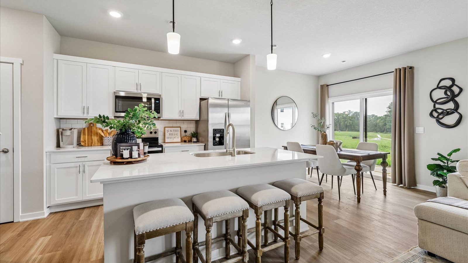 Kitchen island facing the dining area