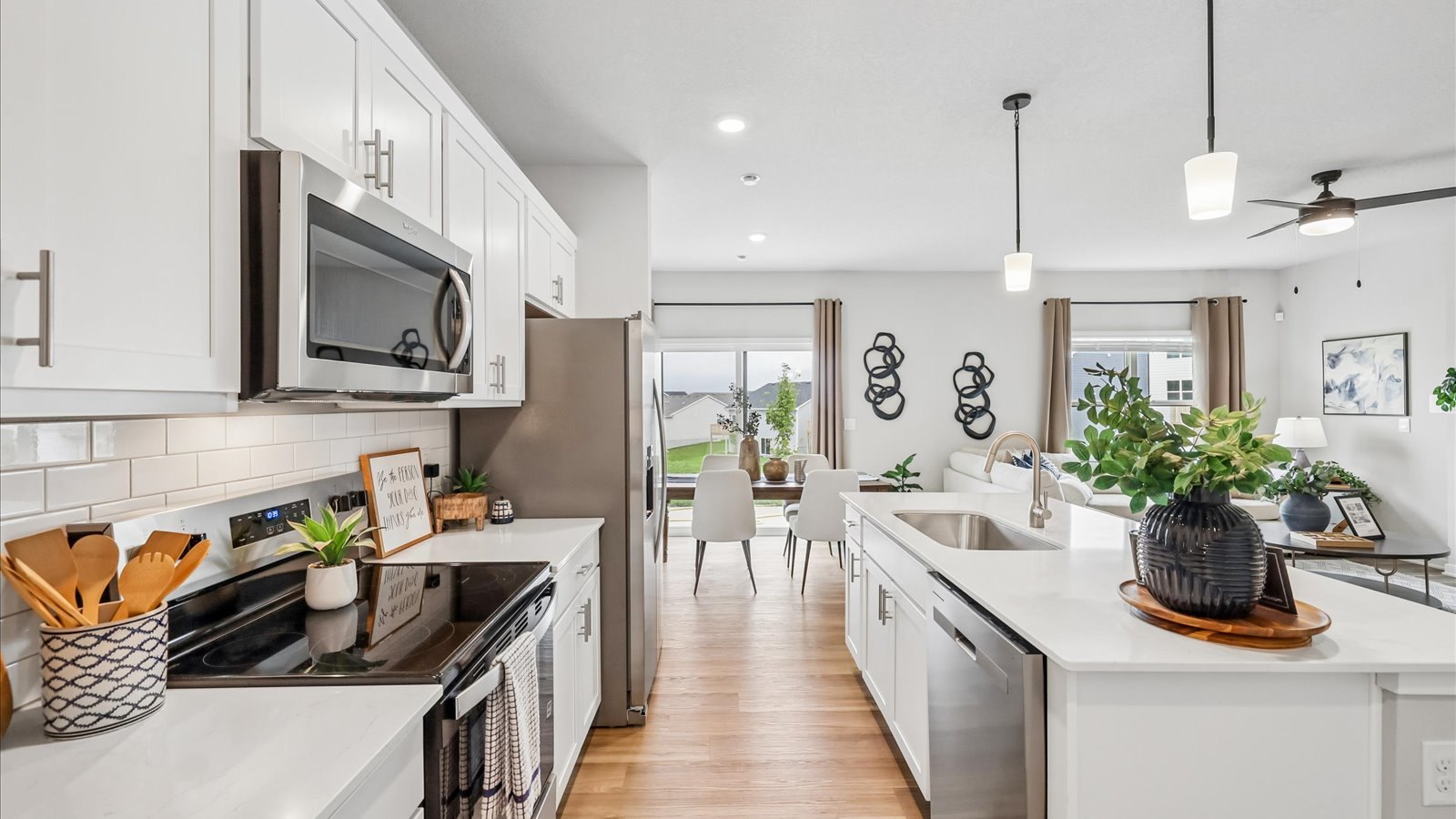 Dining area beside the kitchen